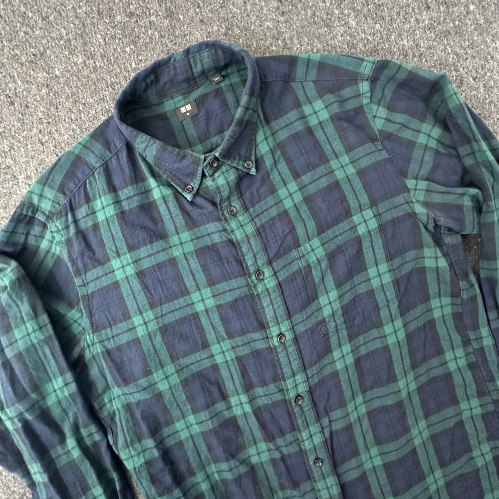 Uniqlo Flannel Shirt Men M Green Black Plaid Button Down Long Sleeve 331-411905